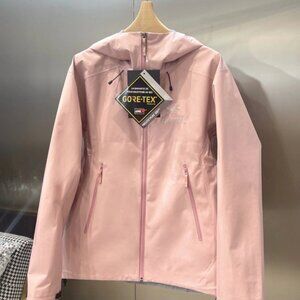 Arc'teryx Beta LT Hooded Hardshell Jacket, SizeL